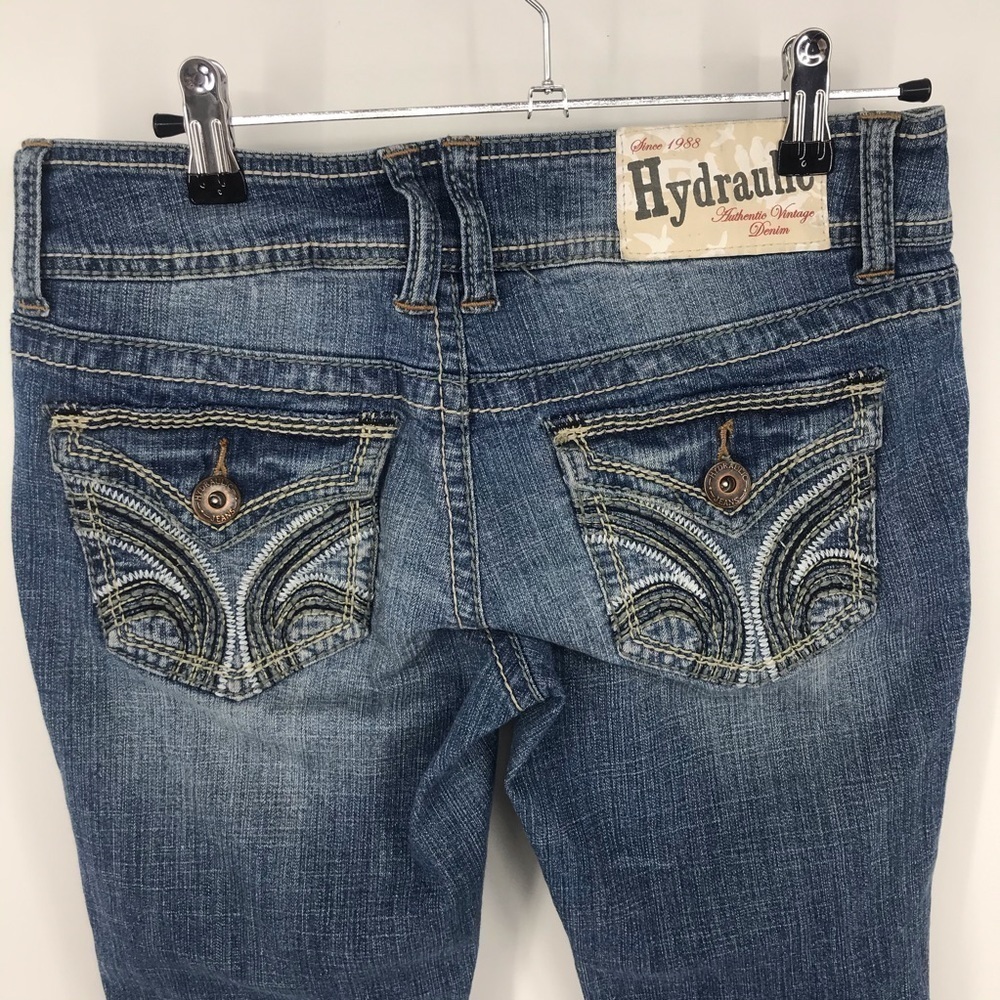 Hydraulic‎ Distressed Jean Capri - Picture 4 of 7